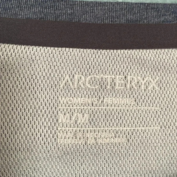 Arc’teryx blue women’s tshirt blend - medium - front pocket - cotton blend - Picture 3 of 8